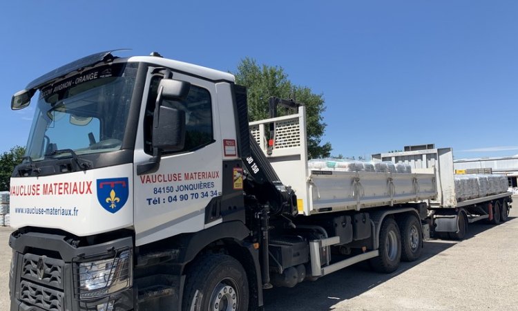 Vaucluse Matériaux Camion de livraison Jonquières 